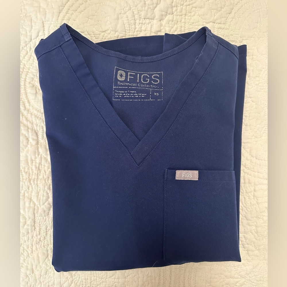 FIGS Catrina One Pocket V Neck Navy Blue Scrub top size XS